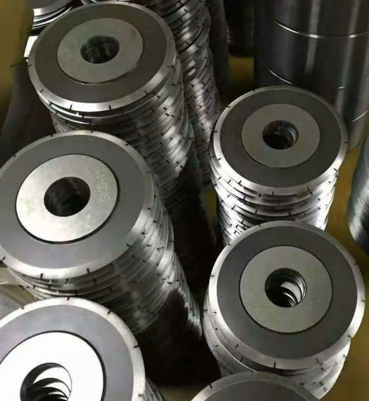 分(fen)切機刀片(piàn)