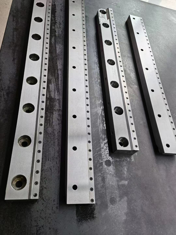 剪(jiǎn)闆機刀片(piàn)