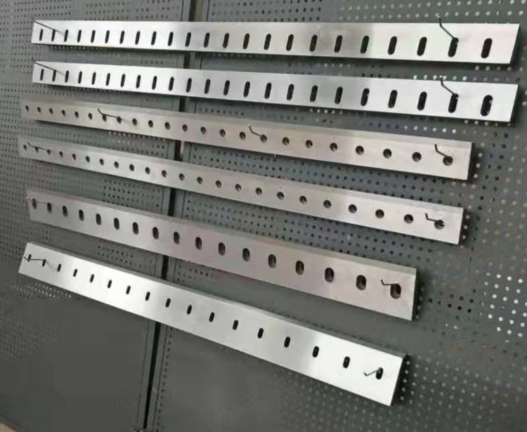 刀口(kou)鑲鋼刀